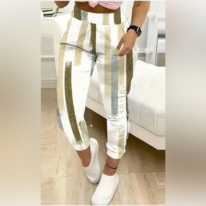Elegant White and Gold Women's Cropped Pants